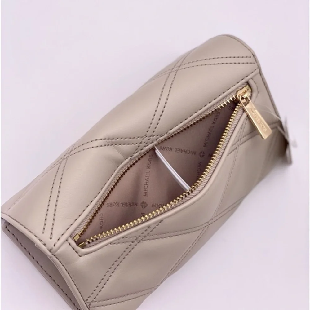 Michael Kors Large Trifold Wallet Light Sand - Picture 11 of 12